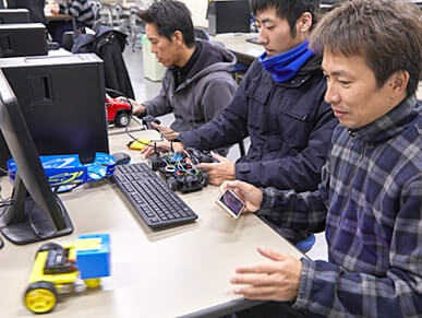 マイコンによる自動車の新制御機能の開発