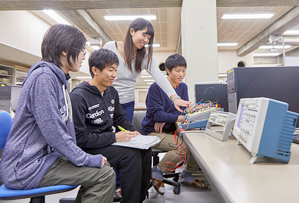 電気電子工学科