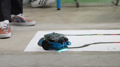 running_robot_pressed.jpg