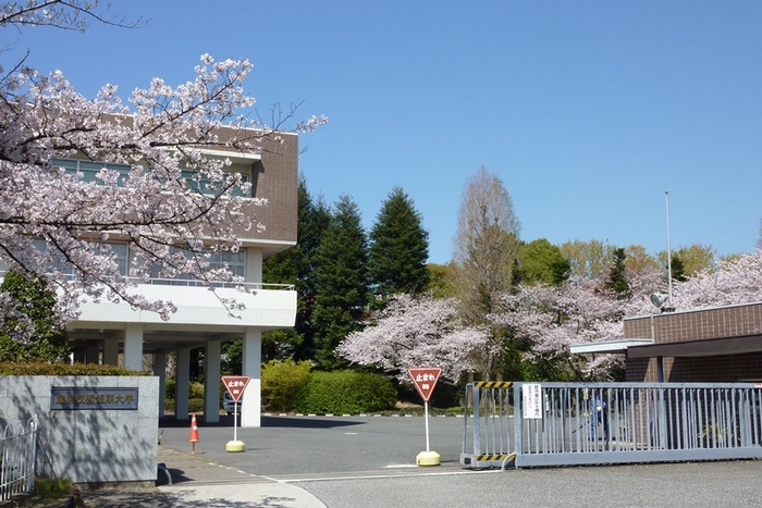 産業技術短期大学正門前.jpg